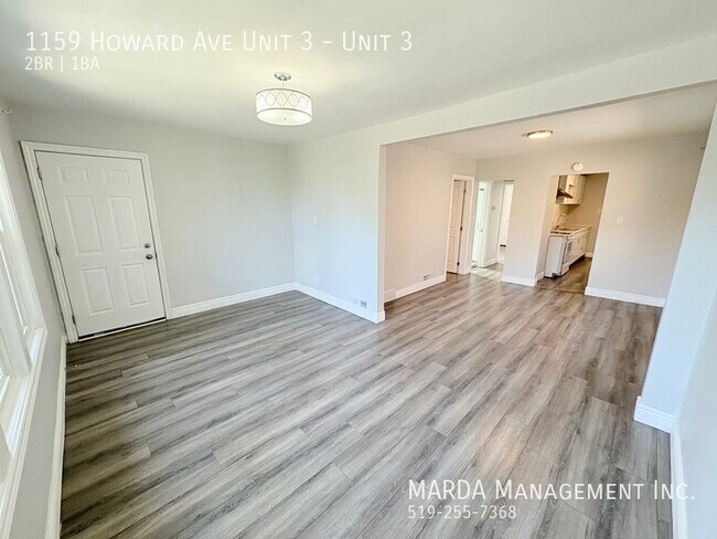Photo du bâtiment - SPACIOUS 2-BEDROOM / 1-BATHROOM UPPER APAR...
