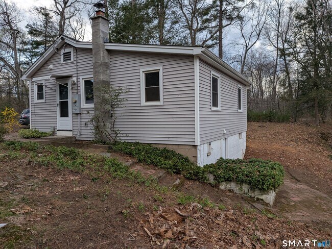 Foto del edificio - 414 Salmon Brook St