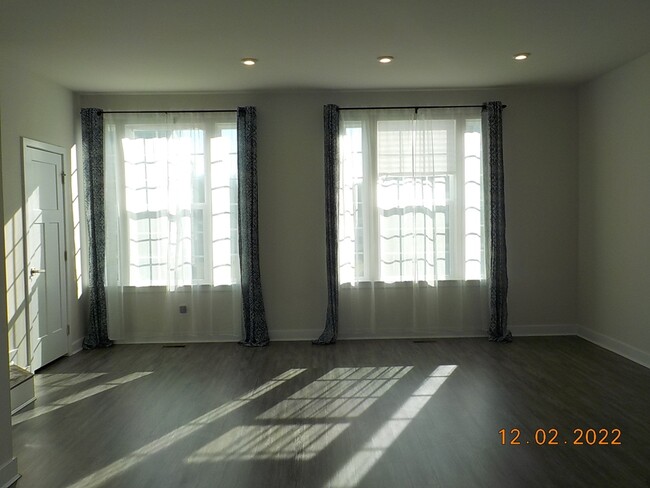 Building Photo - 318 Theodora Way