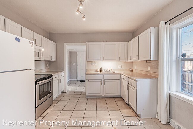 Building Photo - 3 br, 1.5 bath House - 2261 S Fox St