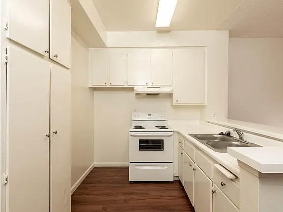 Building Photo - 120 S Reno St