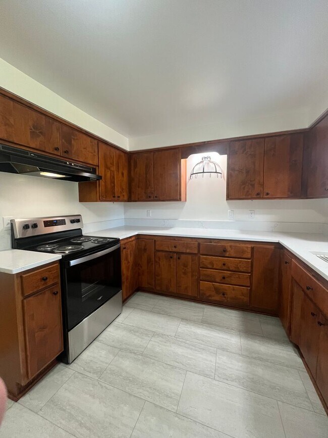 Foto del edificio - 5-Bedroom 2-Bathroom home in Coburg