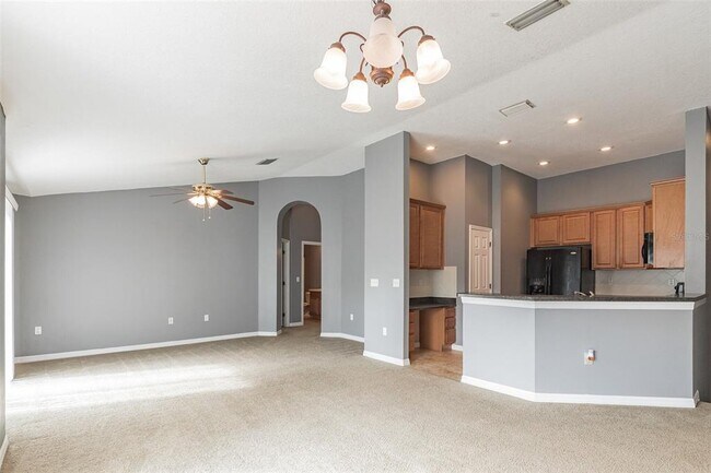Building Photo - 6723 Breezy Palm Dr