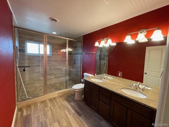 Foto del edificio - 7966 Elmwood Ln