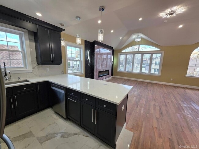 Photo - 240-02 147th Rd House