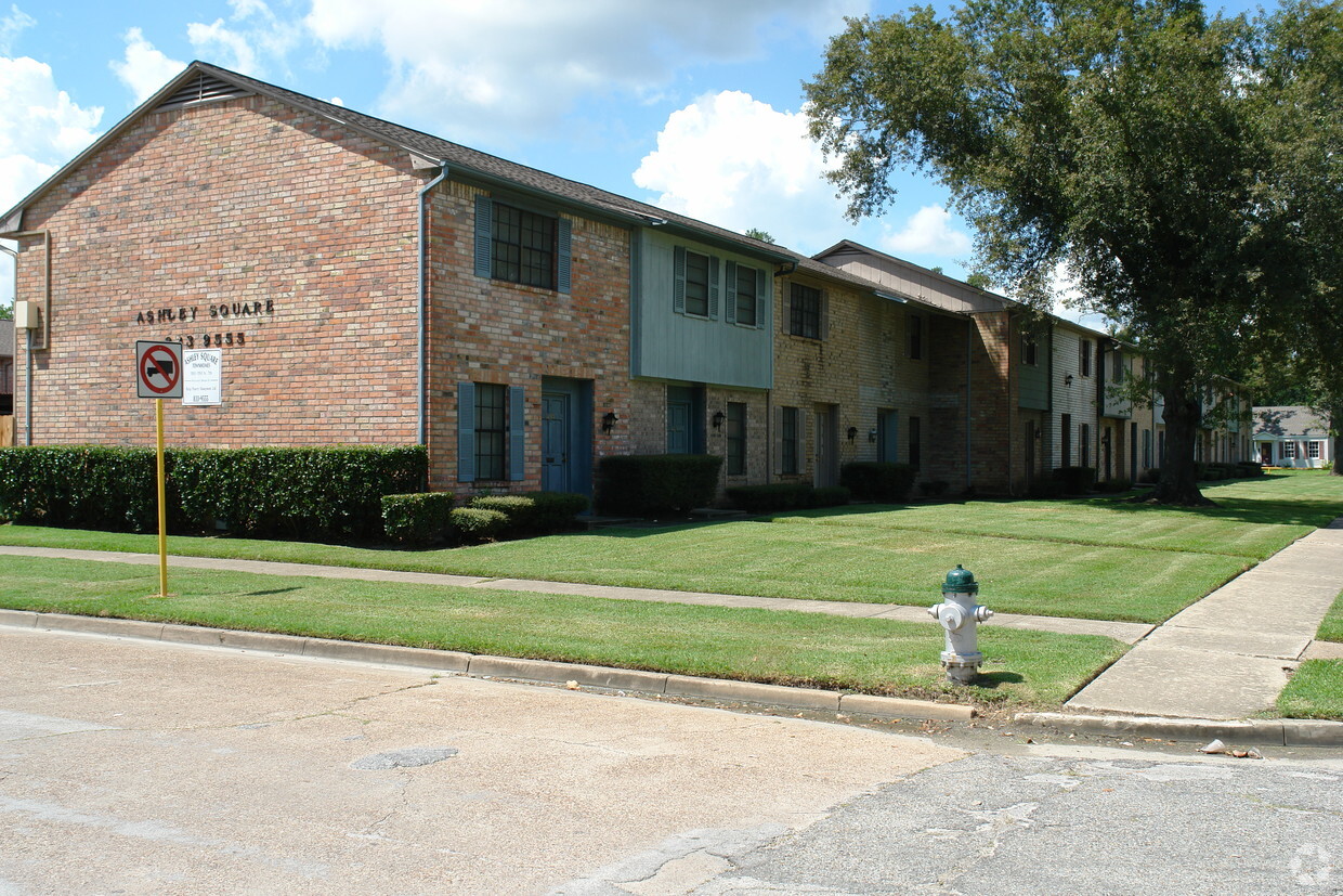 Building Photo - Ashley Square Townhomes