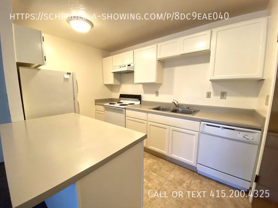 Primary Photo - Fantastic One Bedroom near Naval Postgradu...