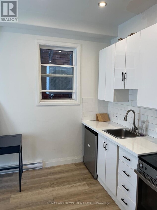 Photo principale - 66-166 Wellington St S
