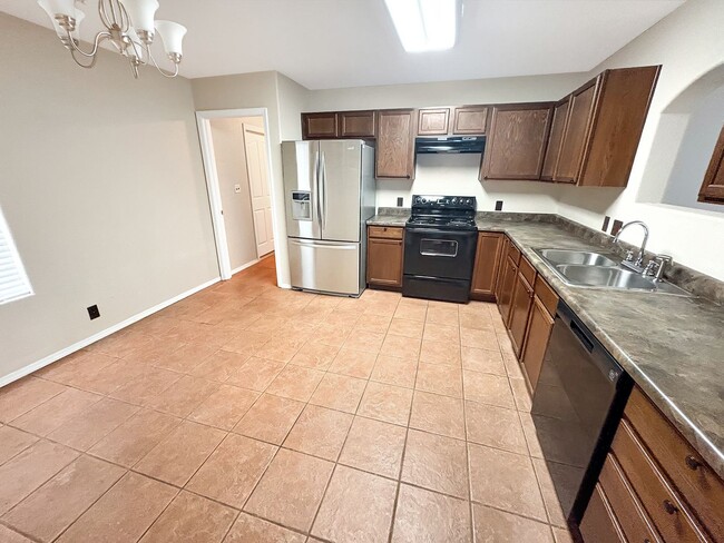 Building Photo - 1603 Marquis Ln