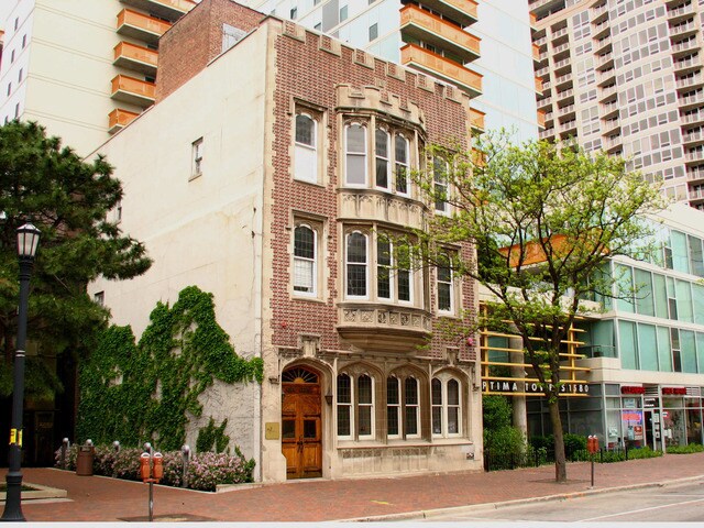 Primary Photo - 1580 Sherman Ave