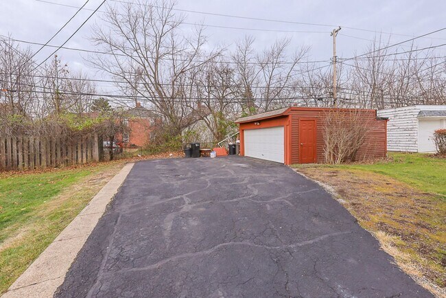 Foto del edificio - 3372 Sutton Rd