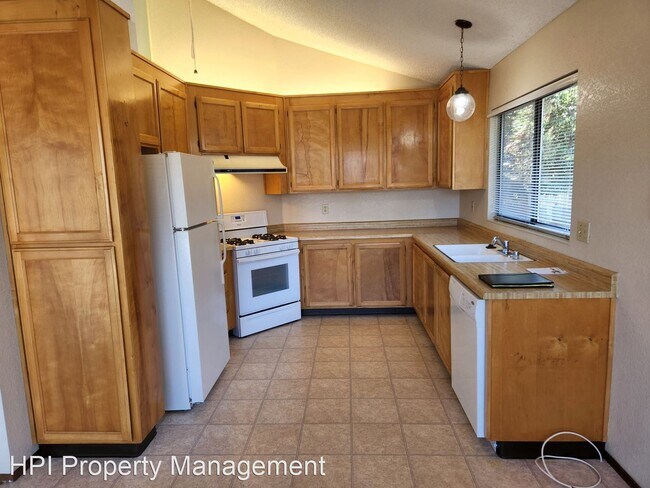 Foto del edificio - 3 br, 2 bath House - 7744 Montero Dr
