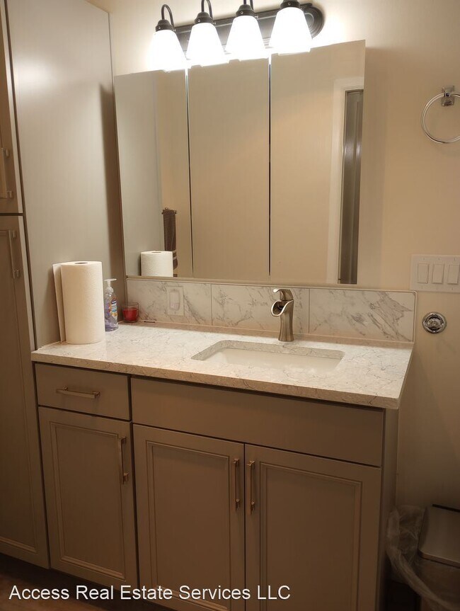 Foto del edificio - 2 br, 1.5 bath House - 5064 Festival Blvd #1D