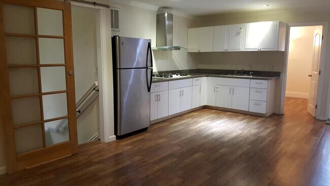 Foto del edificio - 414 E 12th St