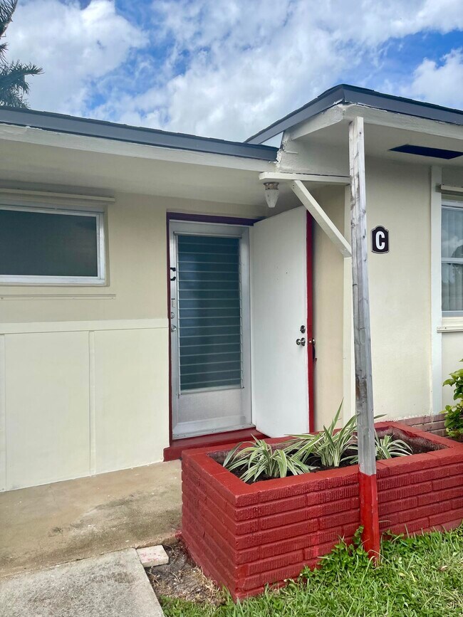 Foto del edificio - 2868 Ashley Dr E