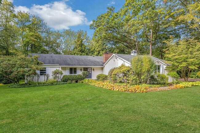 Foto del edificio - 261 Linden Tree Rd