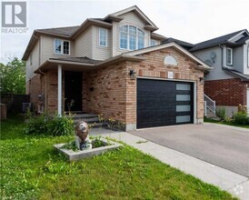 Building Photo - 34 Peach Blossom Crescent