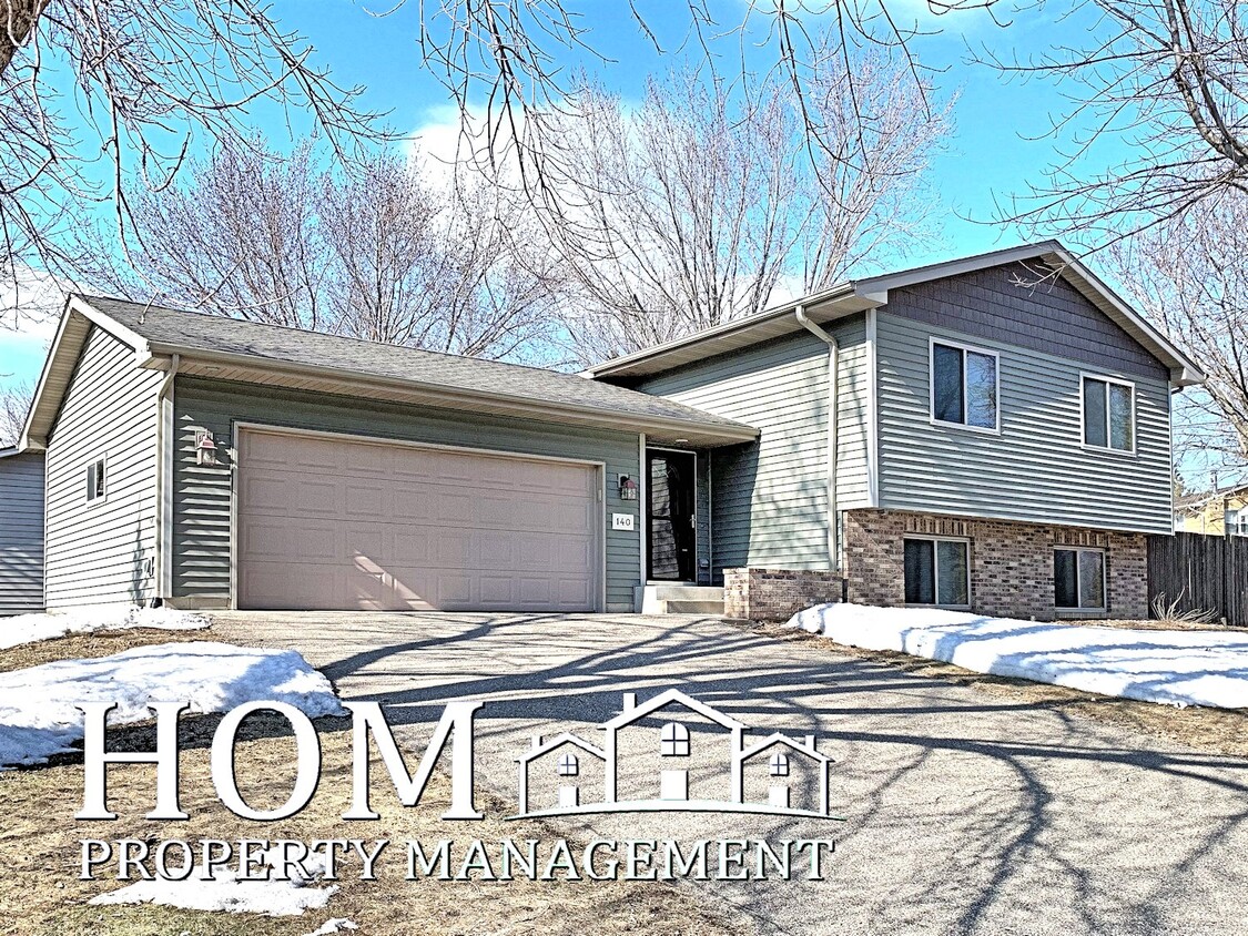 140 Peggy Ln, Eagle Lake, MN 56024 House Rental in Eagle Lake, MN