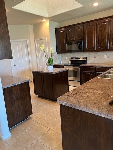 Photo - 7823 Black Willow Ln House