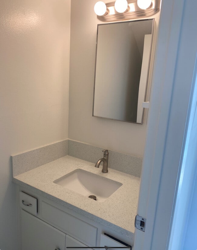 Building Photo - 1364 Galleon Way