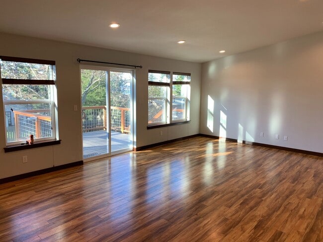 Building Photo - Lovely 3 bedroom Home in Admirals Cove Community. Rare 5 Month Lease Available!