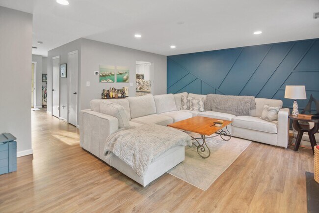 Foto del edificio - 978 Breakwater Dr