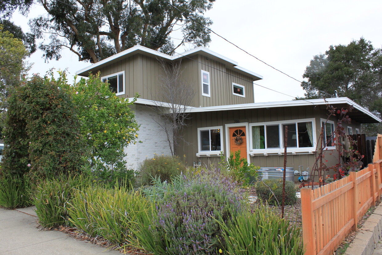 Primary Photo - 296 RAMONA DR
