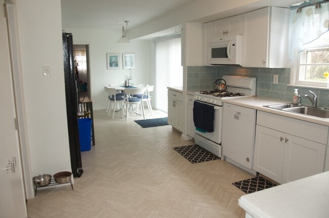 Building Photo - 110 Nancy Dr