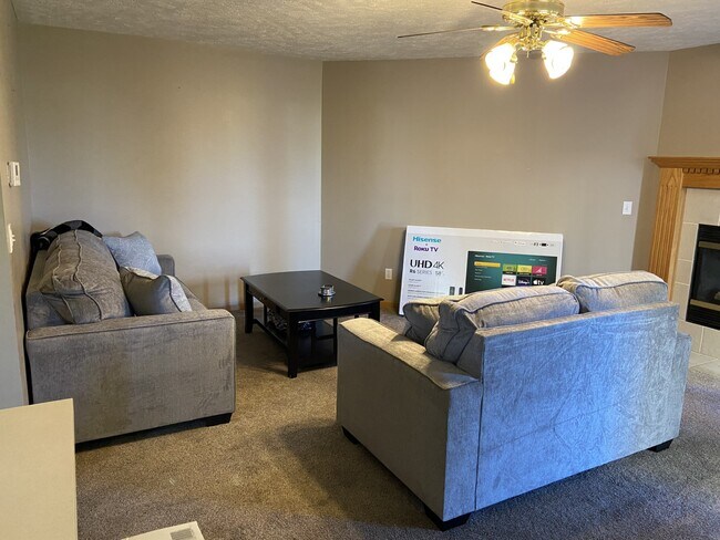 Foto del edificio - 540 Lakeside Dr
