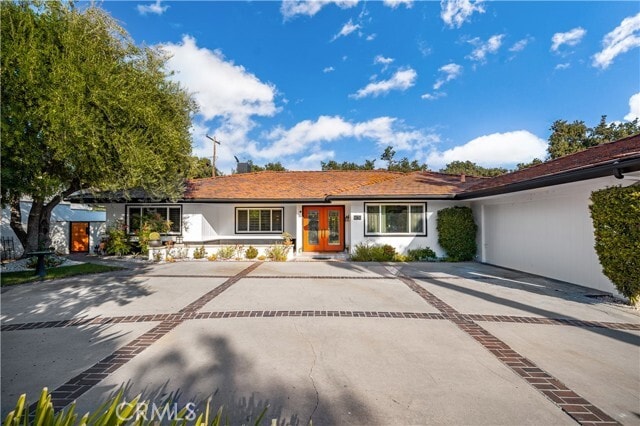 Foto del edificio - 4124 Oak Hollow Rd