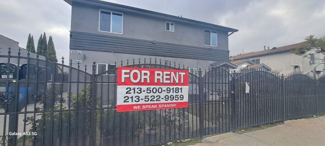 Primary Photo - 10962 Avalon Blvd
