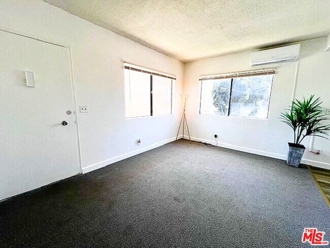 Foto del edificio - 1225 Normandie Ave