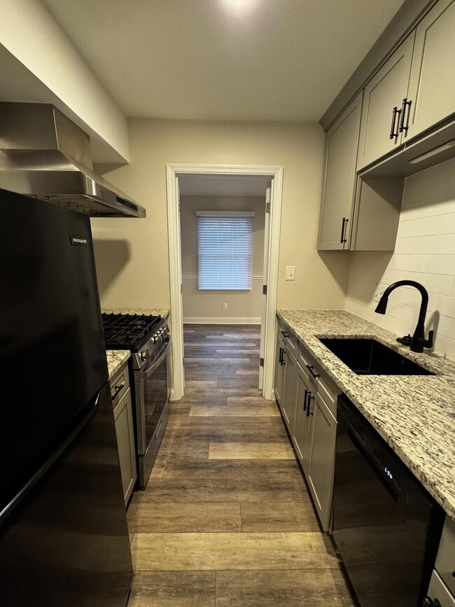 Building Photo - 175 Malabu Dr