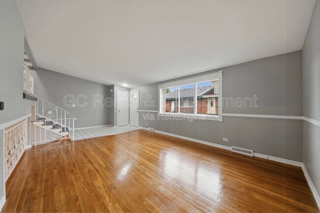 Foto del edificio - 9517 Terrace Pl