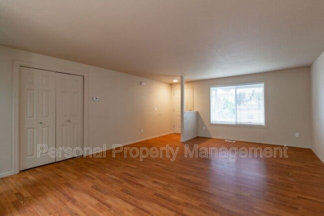 Foto del edificio - 7905 NE 64th Street