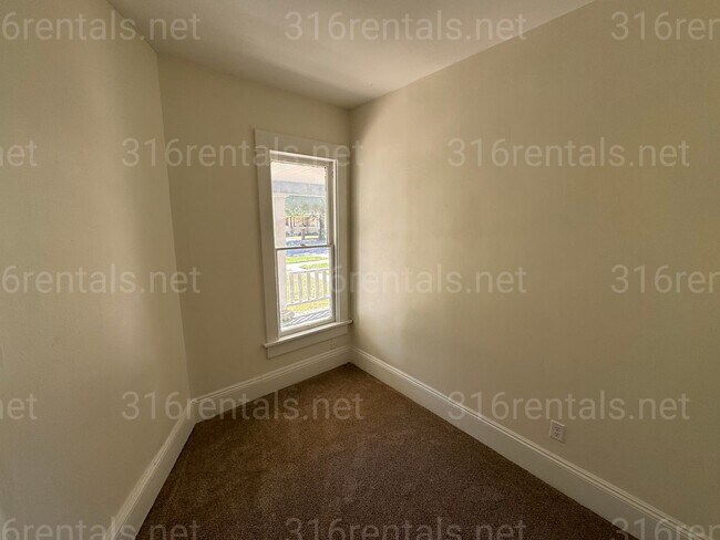 Foto del edificio - $800 - 2 bedroom/ 1 bathroom - Multi Famil...
