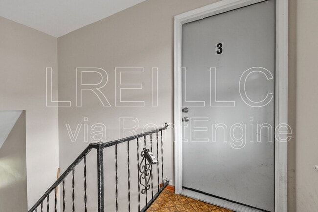 Building Photo - 5112 Valiant Dr