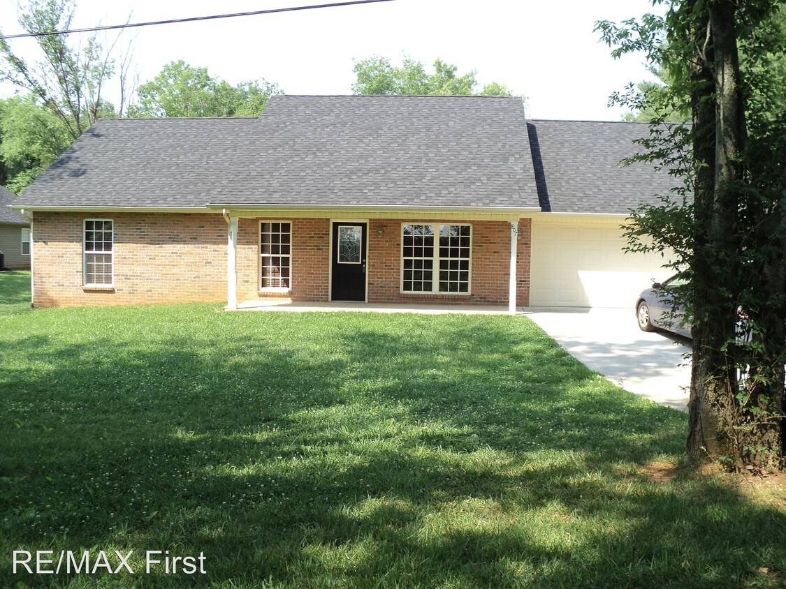 807 Old Reservoir Rd, Maryville, TN 37804 House Rental in Maryville