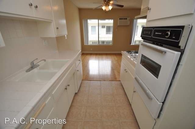 Building Photo - 12050 Tiara St