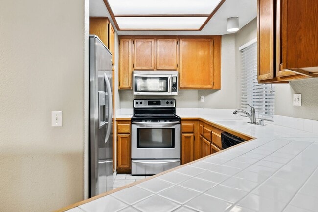 Building Photo - Welcome to Huntington Bayshore!