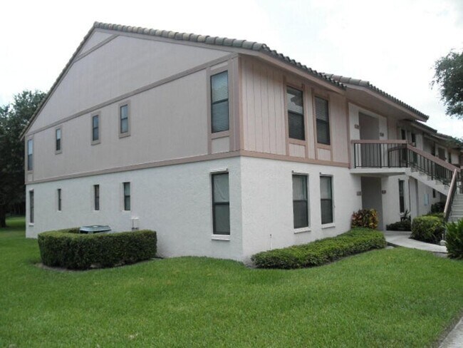 Building Photo - 3300 Jaywood Terrace