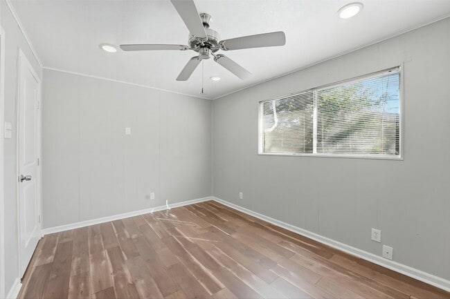 Building Photo - 6526 Linden St