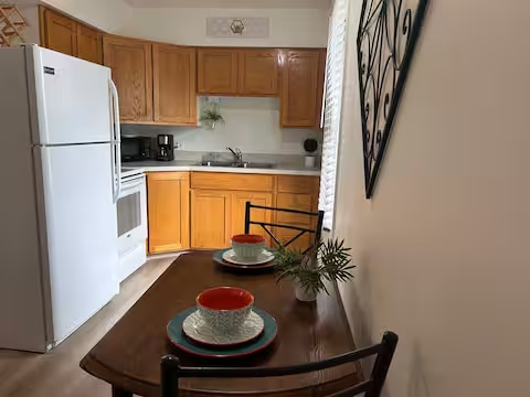 Building Photo - 212 N Main St