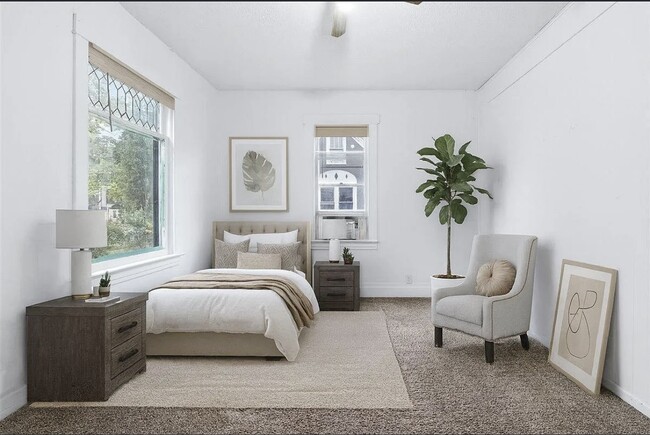 Building Photo - 612 7th Ave S