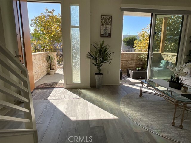 Foto del edificio - 1680 Pomona Ave