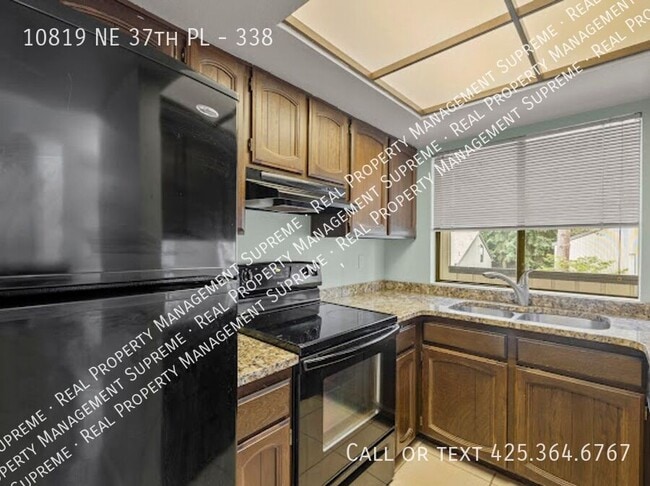 Building Photo - 10819 NE 37th Pl