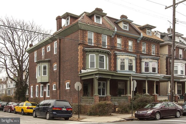 Building Photo - 501 S 49th St
