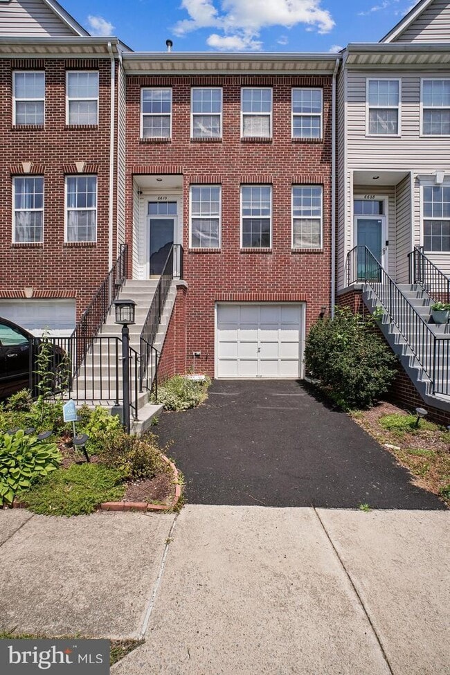 Photo - 6610 Hunter Creek Ln Townhome