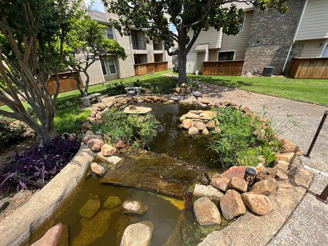 Foto del edificio - 4748 Old Bent Tree Ln
