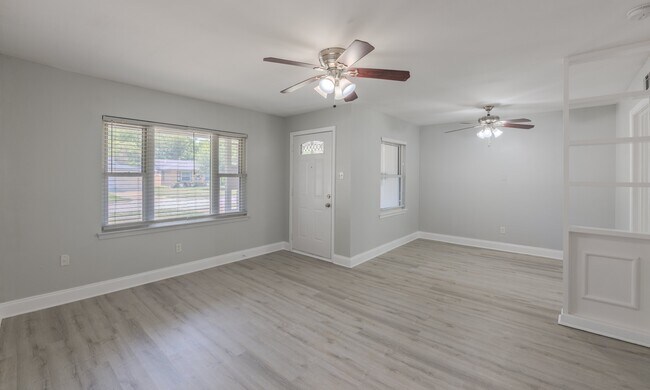 Building Photo - 13456 Emeline St